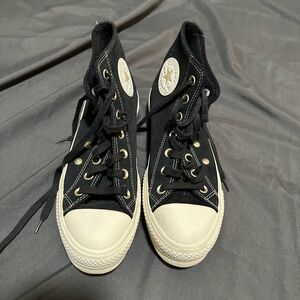 Platform converse